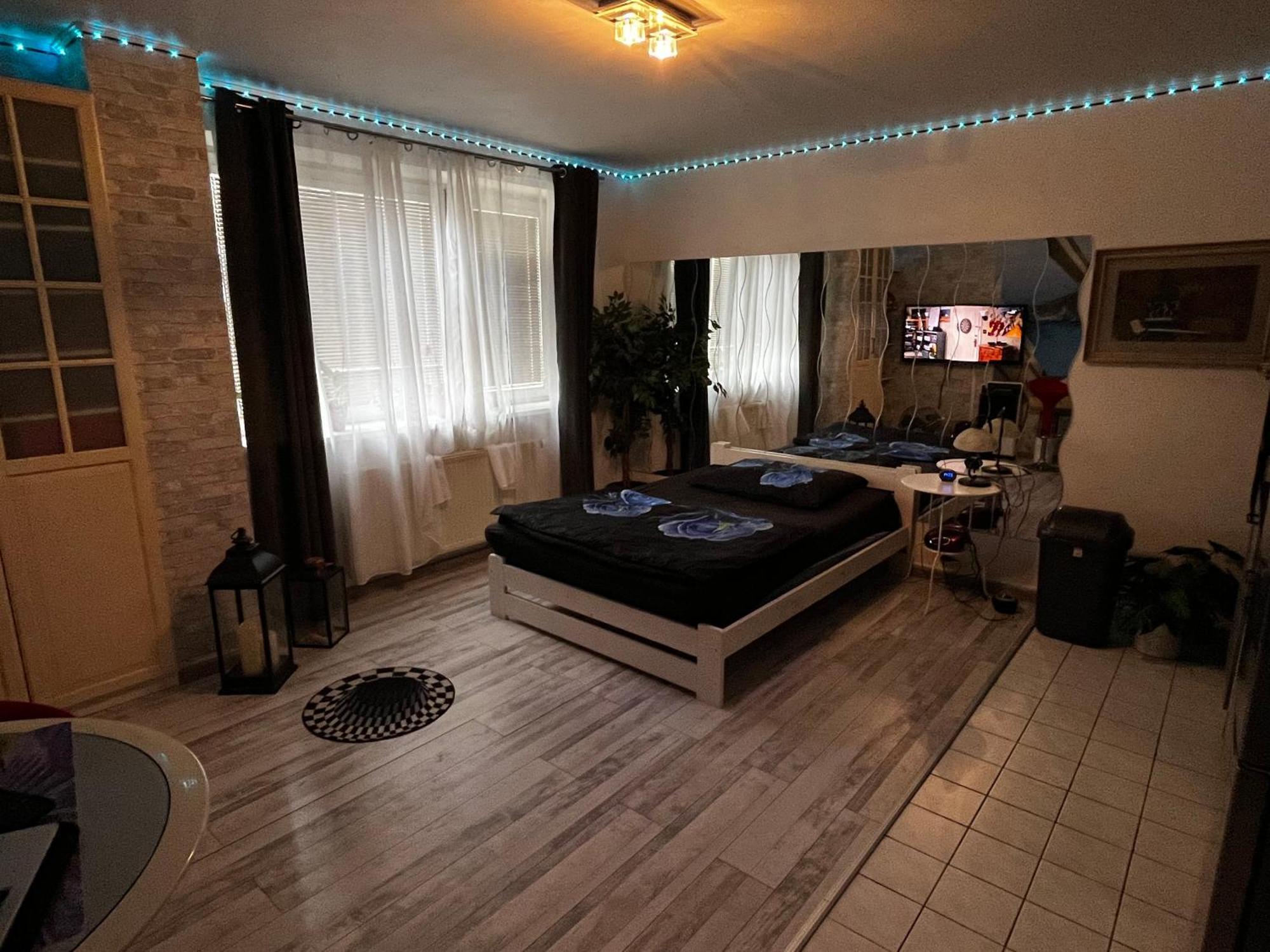 Monfas Apartment Provence In Praga Zewnętrze zdjęcie