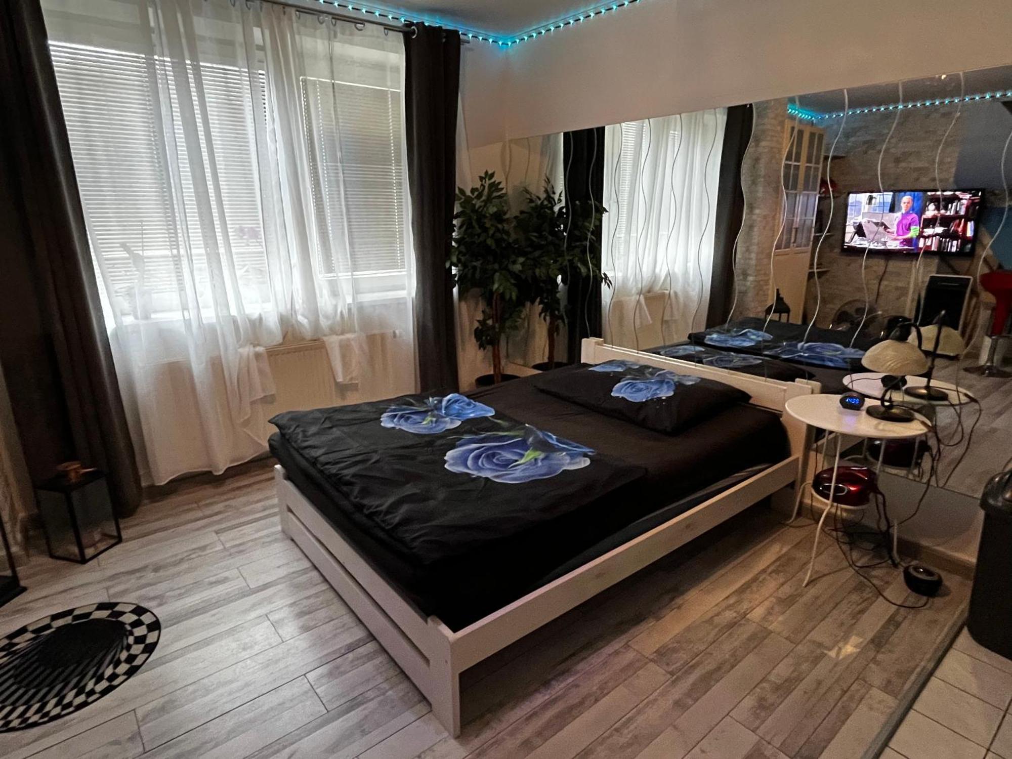 Monfas Apartment Provence In Praga Zewnętrze zdjęcie