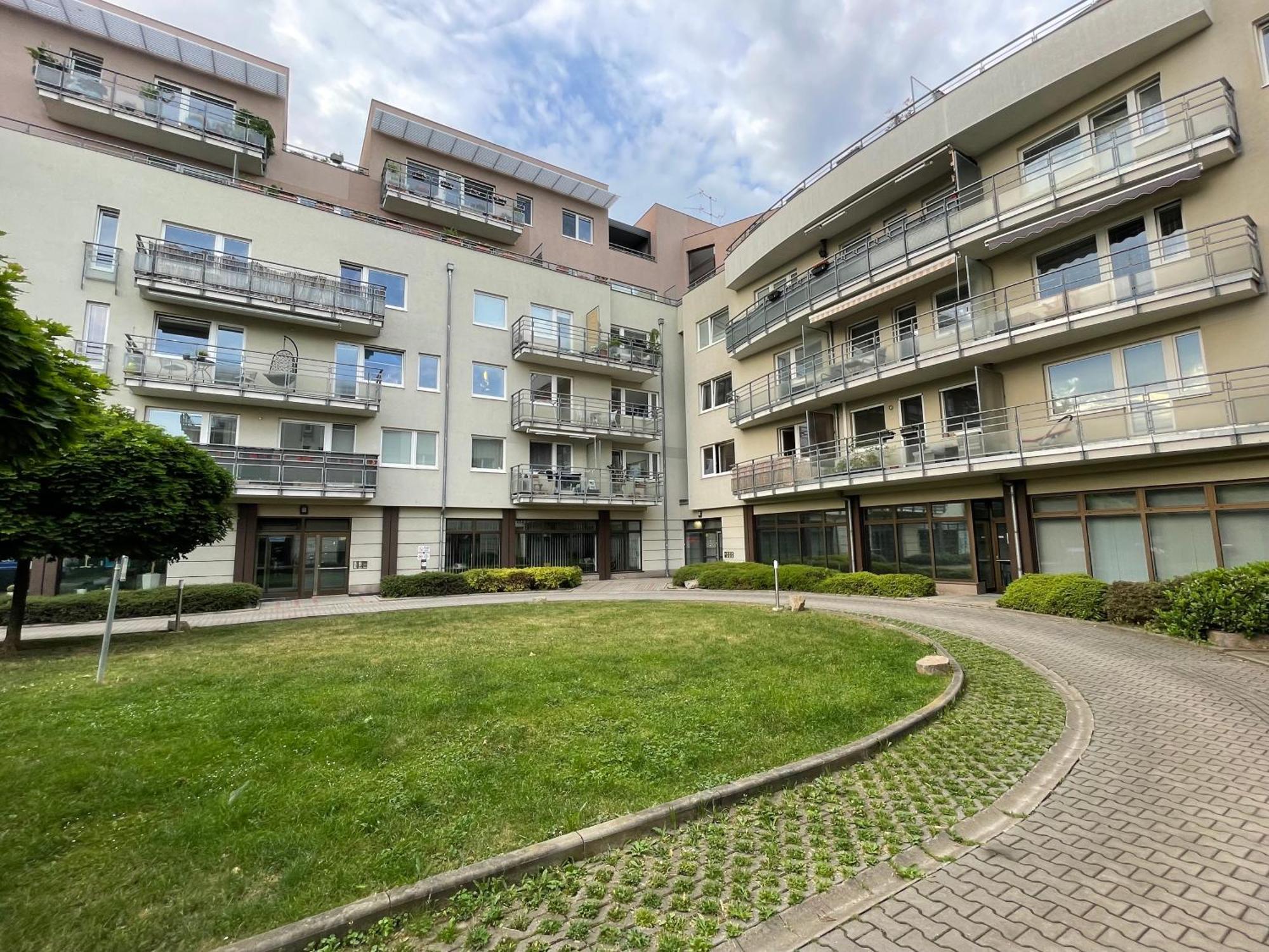 Monfas Apartment Provence In Praga Zewnętrze zdjęcie